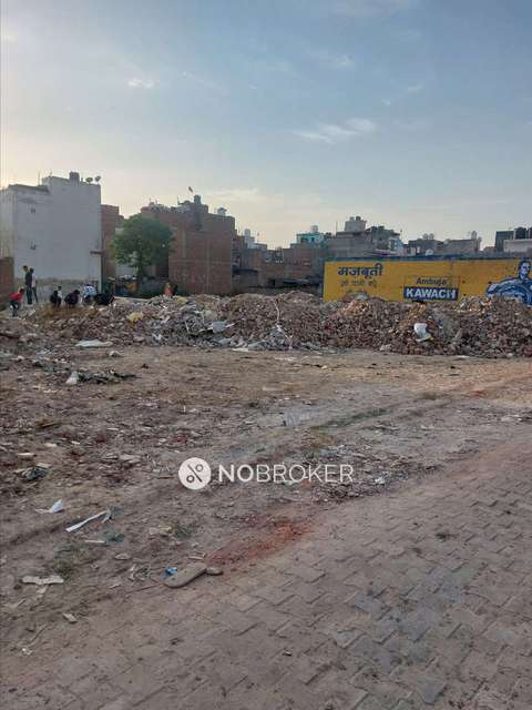 Godown/Warehouse in North West Delhi, Delhi for Rent 