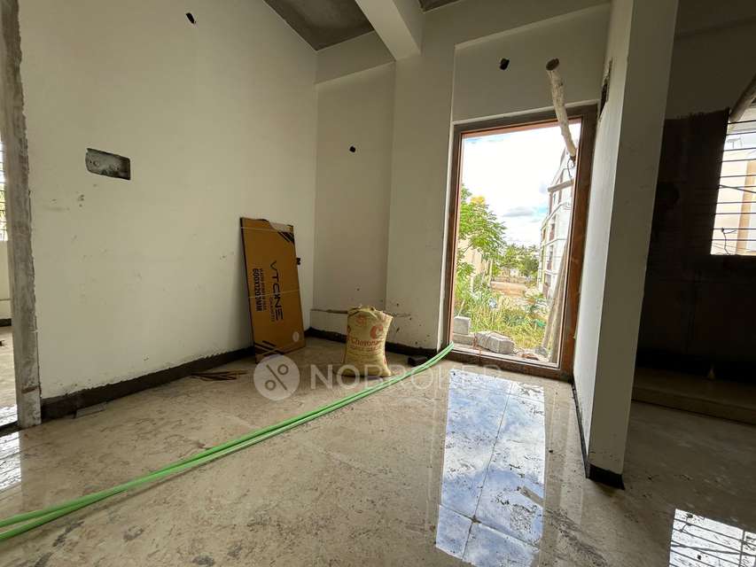 4+ BHK Flat For Sale  In Srinivaspur