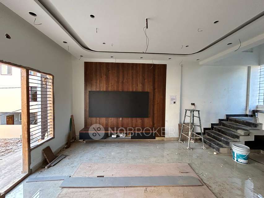 4+ BHK Flat For Sale  In Srinivaspur