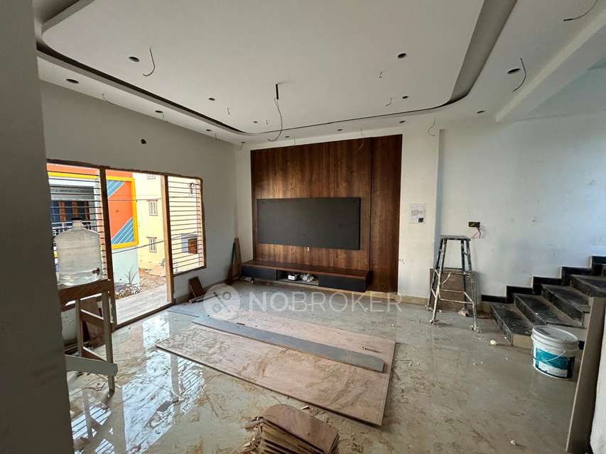 4+ BHK Flat For Sale  In Srinivaspur