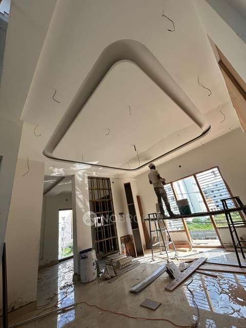 4+ BHK Flat For Sale  In Srinivaspur