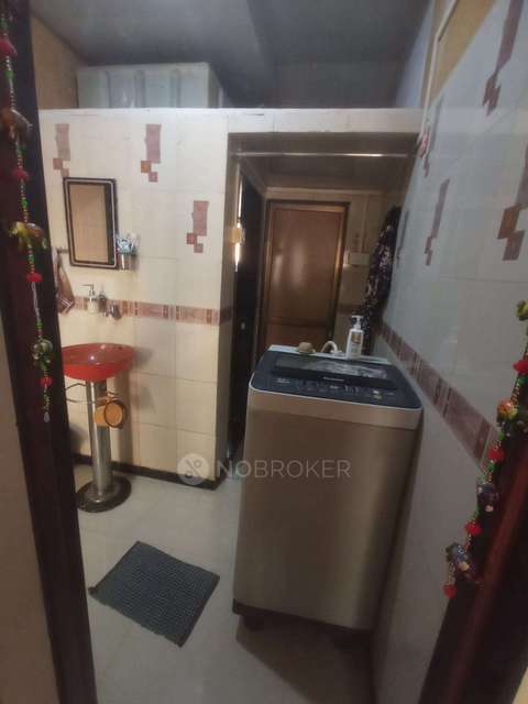 1 BHK Flat In Satyam Building For Sale  In Mulund Colony, Mulund West