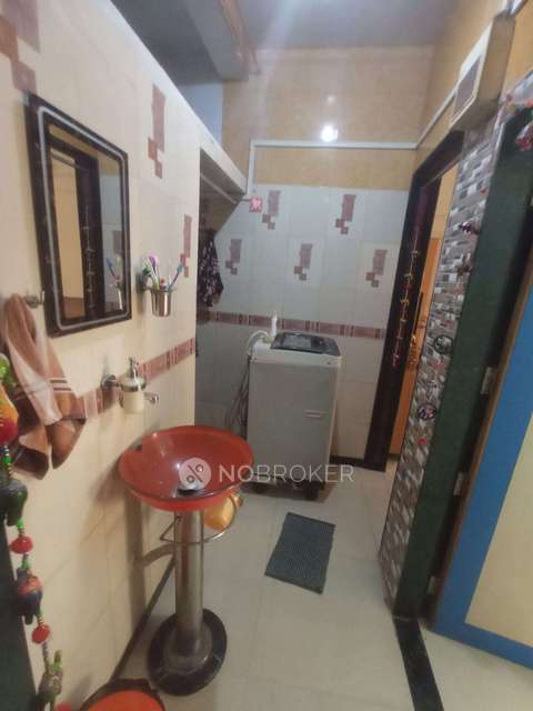 1 BHK Flat In Satyam Building For Sale  In Mulund Colony, Mulund West