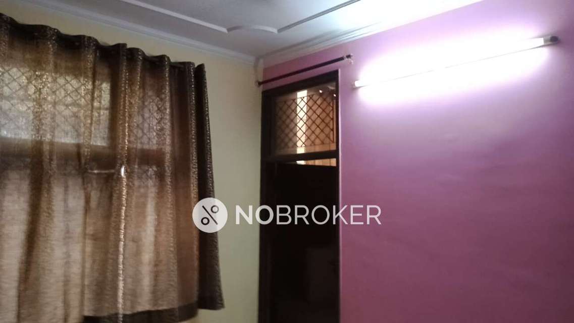 4+ BHK Flat For Sale  In Laxmi Nagar
