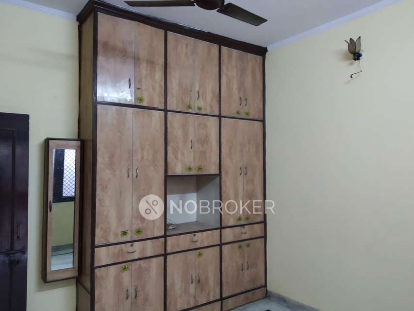 3 BHK Flat In Apartment for Rent  In Laxmi Nagar