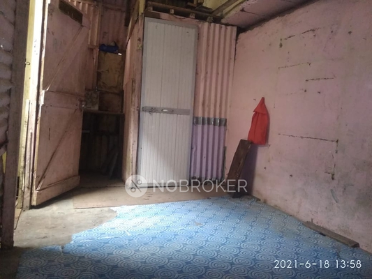 1 RK House for Rent  In Bandra East 