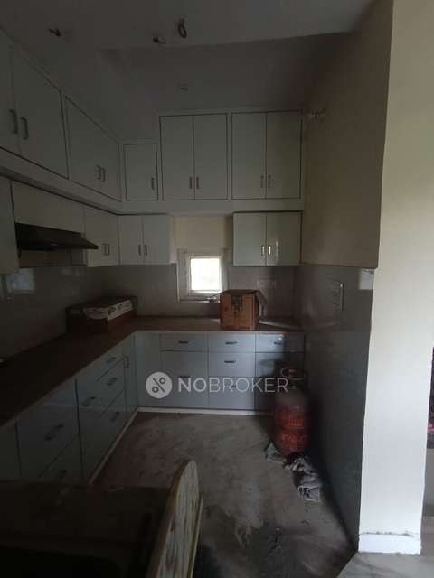 1 BHK Flat In Dda Lig Flat For Sale  In Gtb Enclave, Dilshad Garden, Delhi