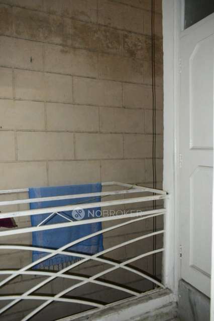 4+ BHK Flat In Standalone Building  For Sale  In Shakarpur