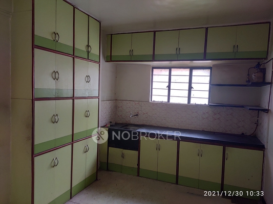 2 BHK Flat In Shanti Housing Society for Rent  In Shanti Apartments