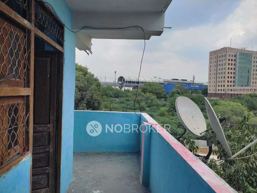 1 RK Flat In Standalone Building  for Rent  In Sector 26