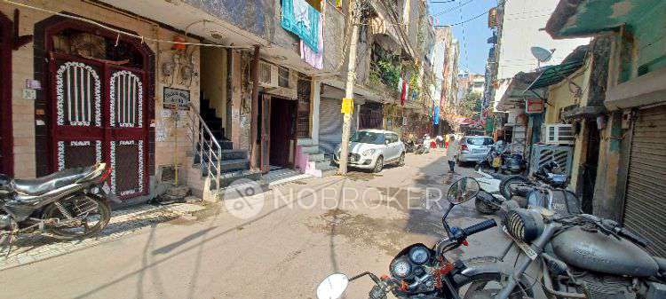 Shop in Malviya Nagar, Delhi for sale 
