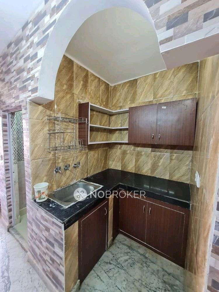 Csp Flats Rwa East Of Kailash Rent WITHOUT BROKERAGE Fully furnished