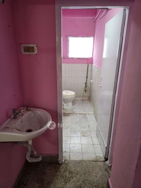 2 BHK Flat In Markaz Castle For Sale  In Masab Tank