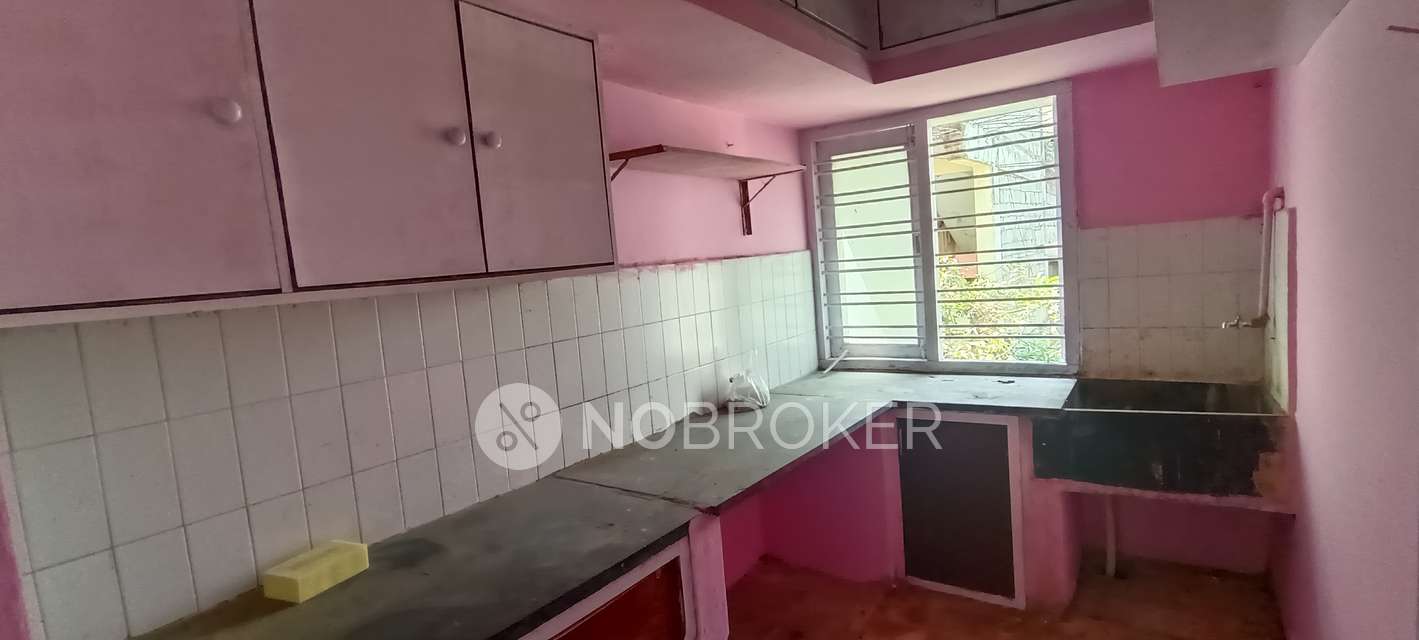 2 BHK Flat In Markaz Castle For Sale  In Masab Tank