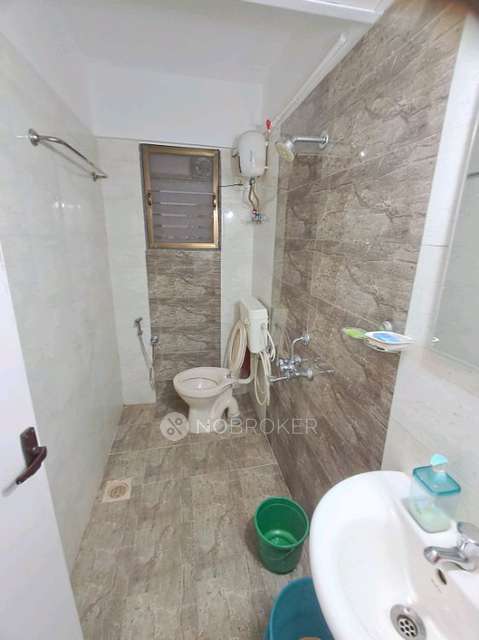 2 BHK Flat In Sunrise Tower  For Sale  In Malad East