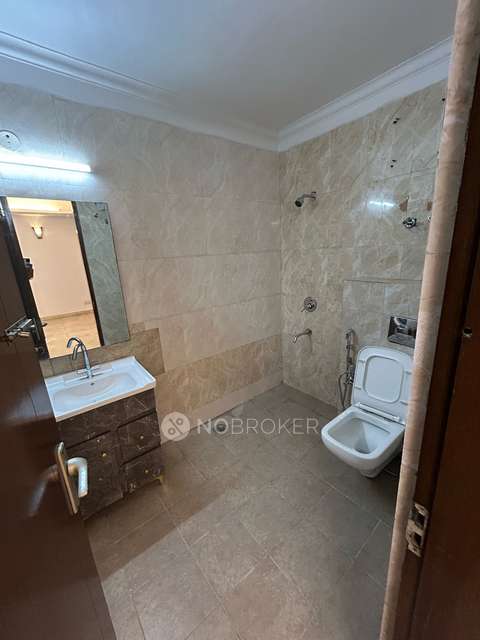 3 BHK Flat In Freedom Fighters Enclave For Sale  In Sainik Farm