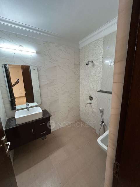 3 BHK Flat In Freedom Fighters Enclave For Sale  In Sainik Farm