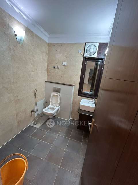 3 BHK Flat In Freedom Fighters Enclave For Sale  In Sainik Farm