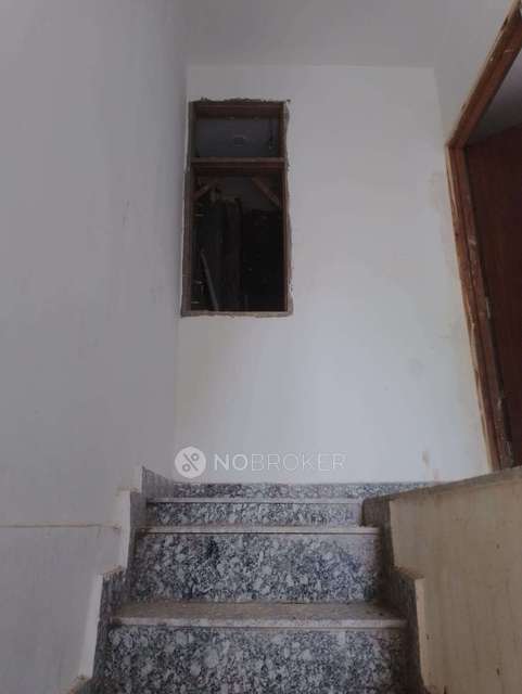 2 BHK Flat In Nitin Gupta For Sale  In Coral Plaza Hotel