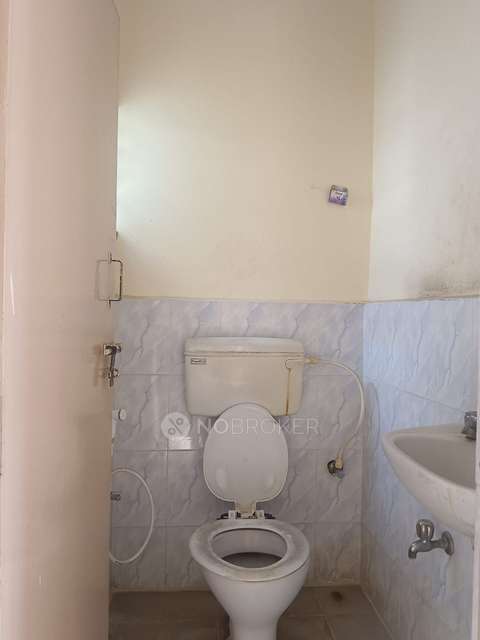 2 BHK Flat In  Sharadha Apartment For Sale  In Banashankari