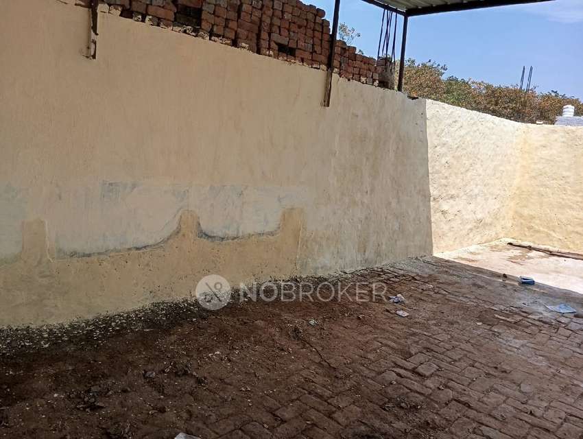 Godown/Warehouse in Mathurapur, Greater Noida for Rent 