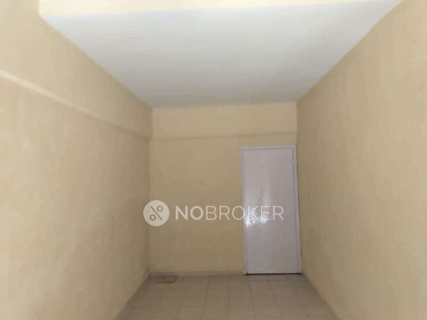 Shop in  Sadar Bazaar, Pune for sale 