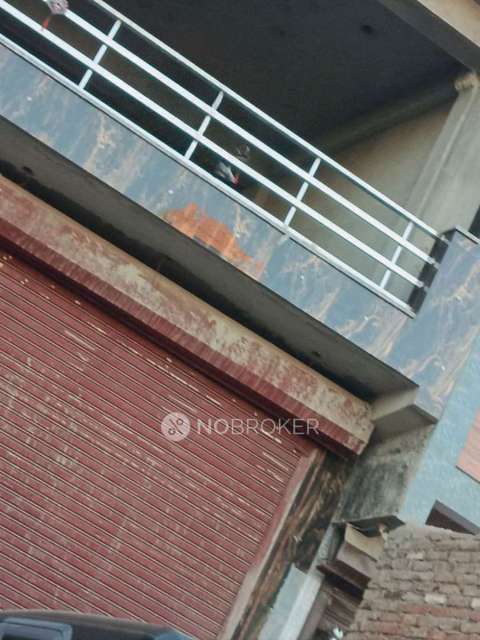 Shop in Karawal Nagar, Delhi for Rent 