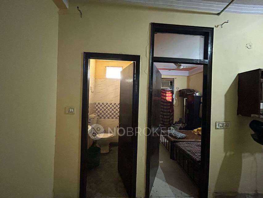 2 BHK Flat For Sale  In Garhi Chaukhandi