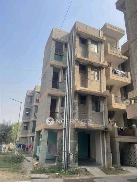 1 BHK Flat In Shree Ram Apartment Sector 10, Greater Noida Authority Lig Flats For Sale  In Sector 10