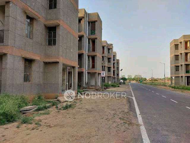 1 BHK Flat In Shree Ram Apartment Sector 10, Greater Noida Authority Lig Flats For Sale  In Sector 10