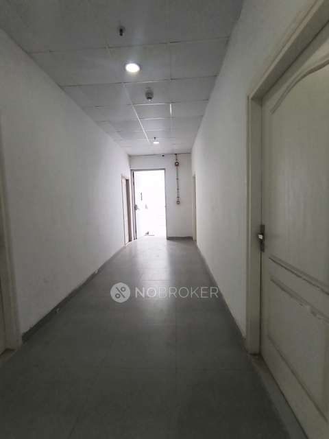 Office Space in Amrapali Leisure Valley, Greater Noida for Rent 