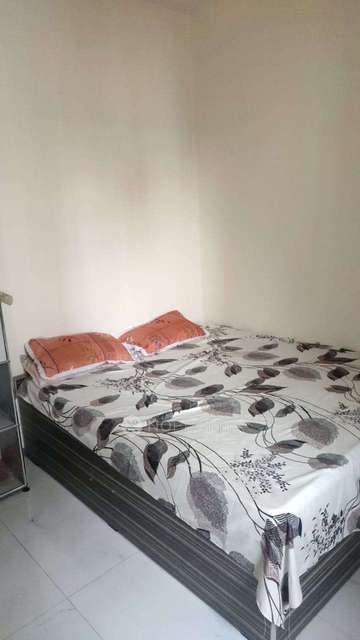 Shared Room for Female In 2 BHK  In Gangotri Jangid Complex Building In Mira Bhayandar