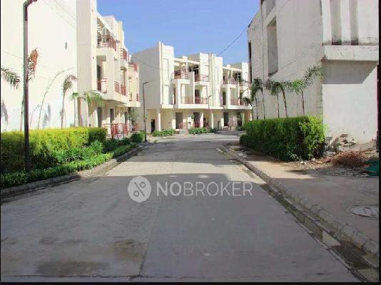 4 BHK Flat In Ajnara London Square For Sale  In Yamuna Expressway