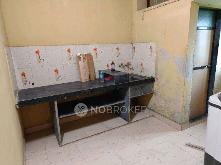 1 RK Flat In Shree Ganesh Krupa Building For Sale  In Desale Pada