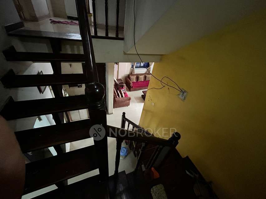 4 BHK Flat For Sale  In Shahu Colony Lane No. 11