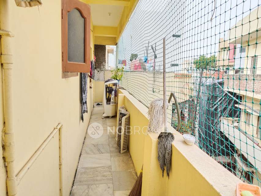 4+ BHK Flat For Sale  In Amberpet