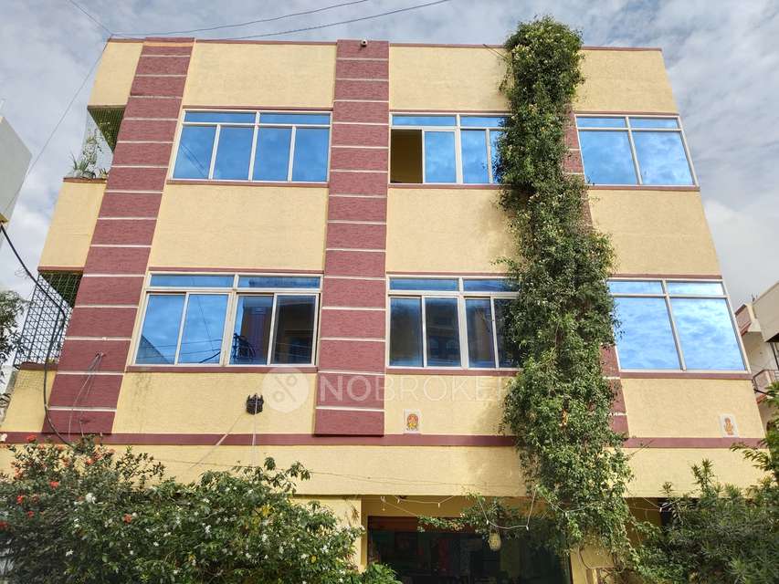 4+ BHK Flat For Sale  In Amberpet