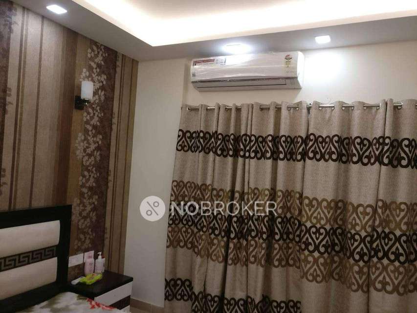 3 BHK Flat In Palm Grove Heights,   For Sale  In Sectir 52