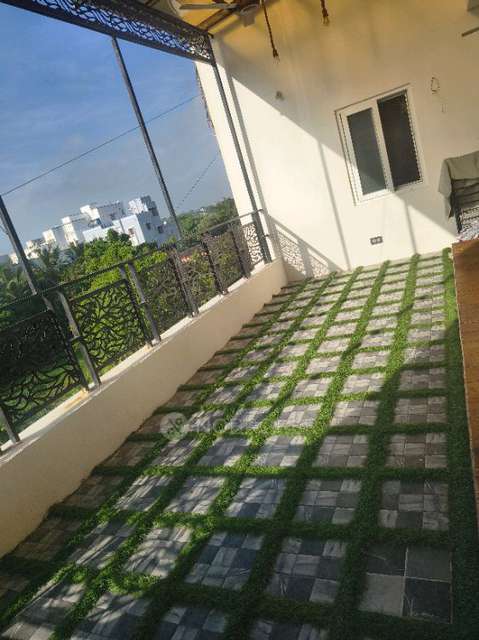 2 BHK Flat In Shashi Homes, Nanmangalam For Sale  In Nanmangalam