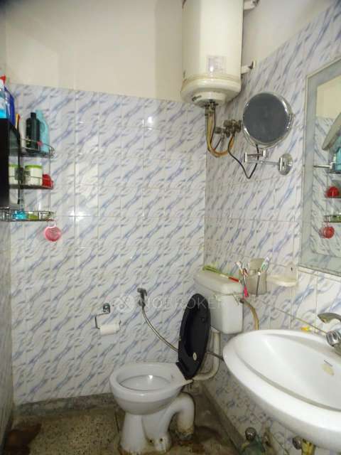 2 BHK Flat In Gautam Nagar  D For Sale  In Gautam Nagar