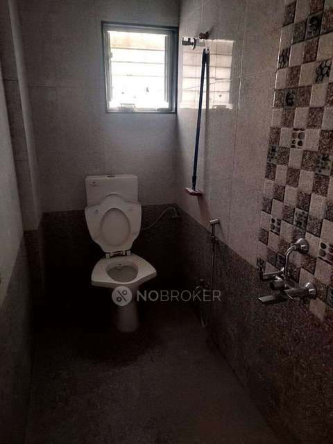 2 BHK Flat In Navratna Housing Society for Rent  In Lohegaon