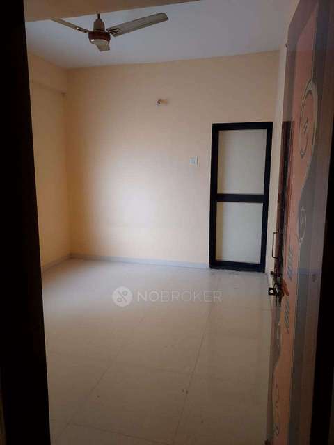 2 BHK Flat In Navratna Housing Society for Rent  In Lohegaon