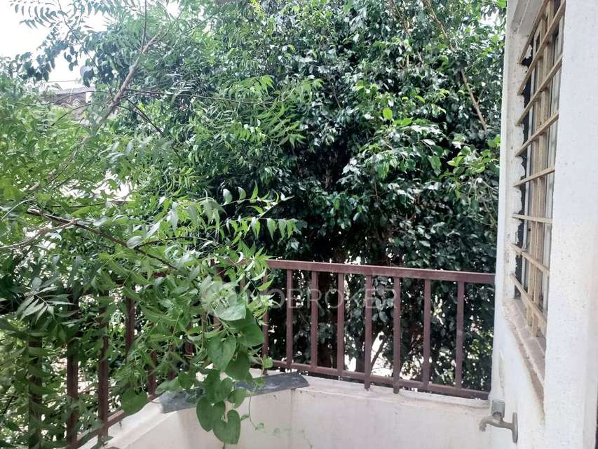 2 BHK Flat In Navratna Housing Society for Rent  In Lohegaon