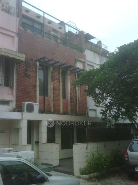 3 BHK Flat In Safdarjung Development Area For Sale  In Safdarjung Development Area