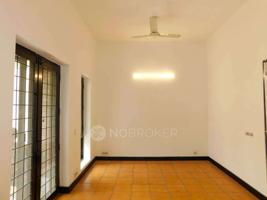 3 BHK Flat In Safdarjung Development Area For Sale  In Safdarjung Development Area