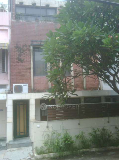 3 BHK Flat In Safdarjung Development Area For Sale  In Safdarjung Development Area