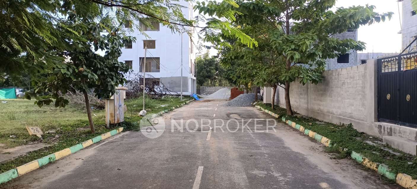 Plot For Sale  In Sizzle Meadows In Konadasapura