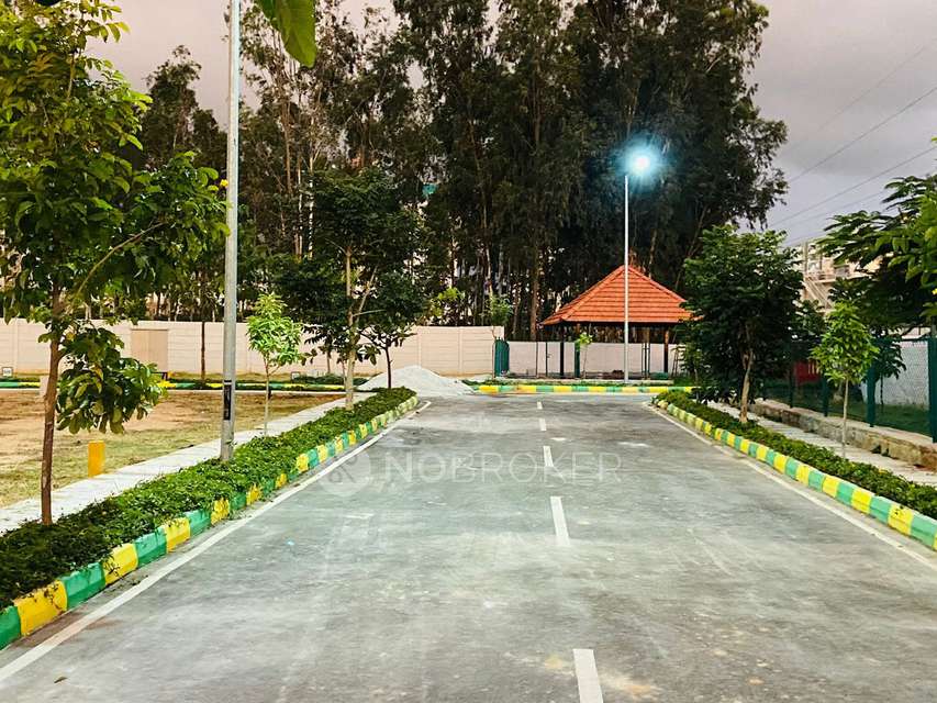 Plot For Sale  In Sizzle Meadows In Konadasapura