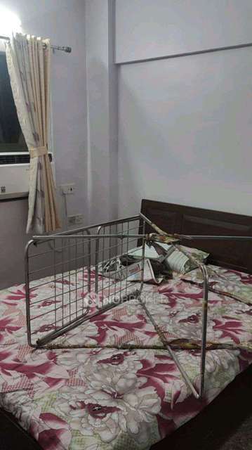 2 BHK Flat In Dheeraj Kiran  For Sale  In Malad West