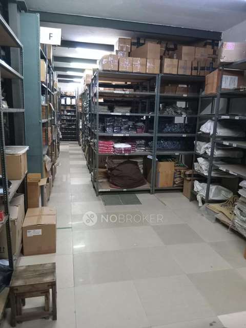 Godown/Warehouse in Sector 11, Noida for Rent 